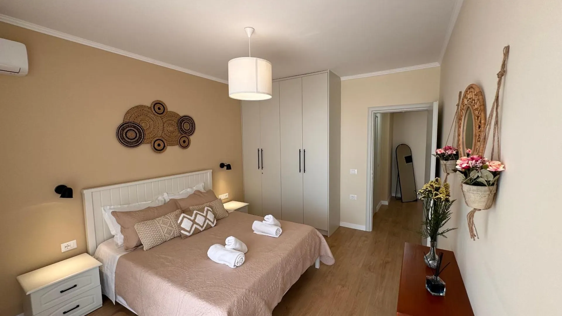 Gorgeous Seaside Apartment #1 Σαράντα